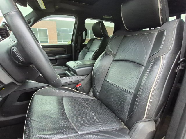 Used 2025 RAM 3500 Limited AWD/4WD image 10