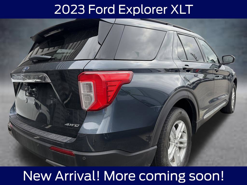 Used 2023 Ford Explorer XLT w/ Equipment Group 202A AWD/4WD image 4
