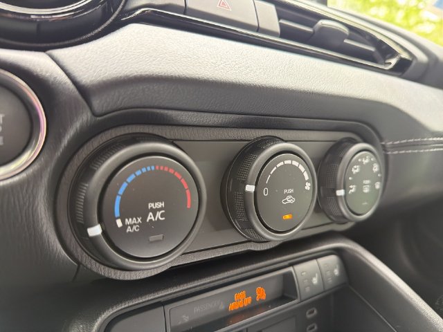 New 2026 MAZDA MX-5 Miata Club w/ Interior Package RWD image 19