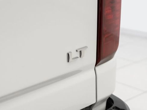 Used 2025 Chevrolet Silverado 2500 LT image 16