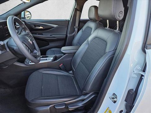 Used 2025 Buick Envista Preferred image 20