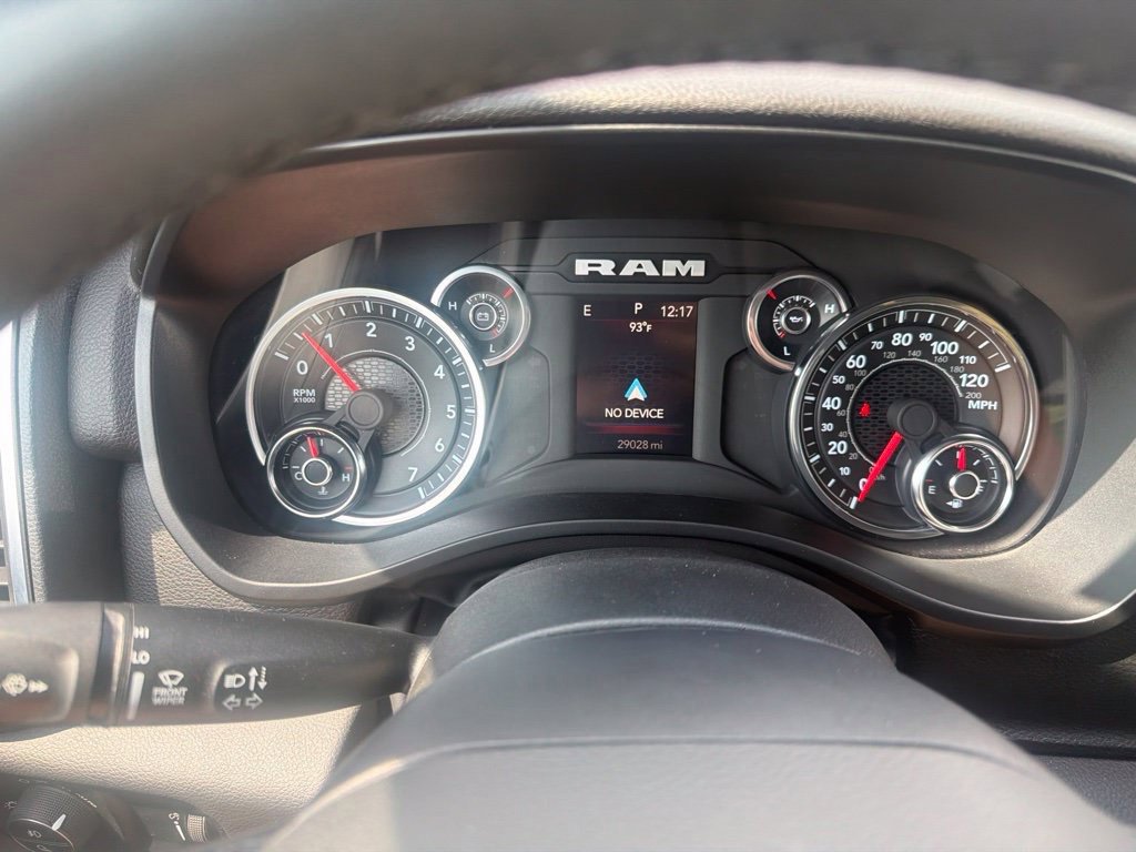 Used 2025 RAM 1500 Big Horn AWD/4WD image 2