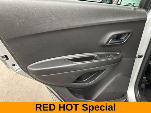 Used 2021 Chevrolet Trax LS w/ Tint and Cruise Package image 34