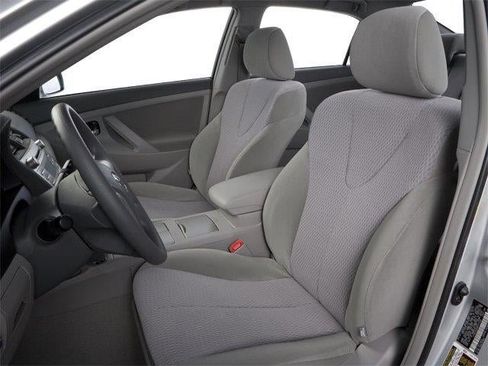 Used 2010 Toyota Camry XLE FWD image 6