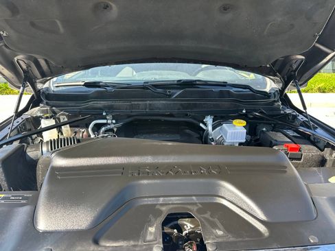 Used 2025 RAM 2500 Big Horn AWD/4WD image 10