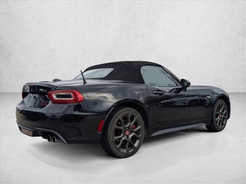 Used 2017 FIAT 124 Spider Abarth image 5