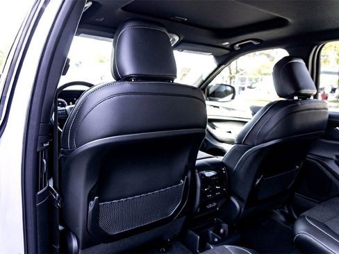 New 2025 Jeep Grand Cherokee L Altitude image 19