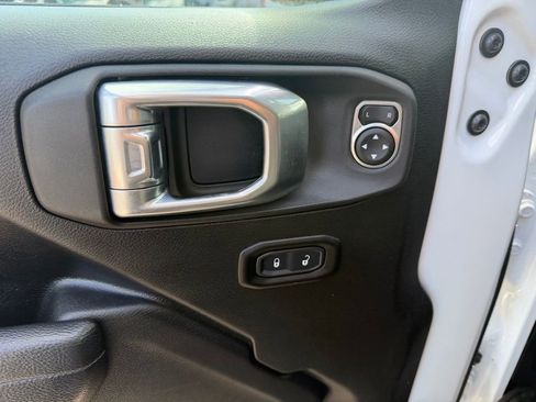 Used 2023 Jeep Wrangler Unlimited Rubicon 4xe AWD/4WD image 19