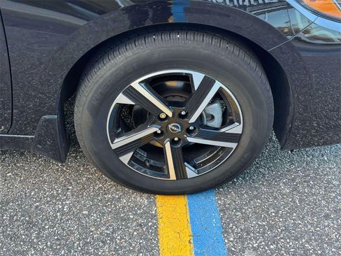 Certified 2025 Nissan Sentra SV image 10