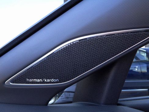 Used 2022 Volkswagen Golf R 2.0T Manual image 16