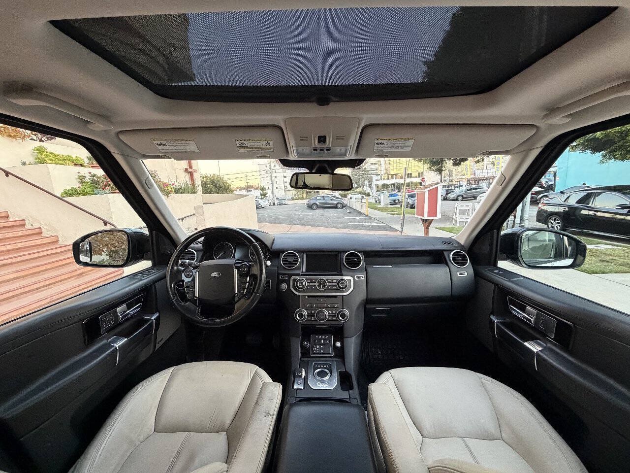 Used 2015 Land Rover LR4 HSE LUX AWD/4WD image 9