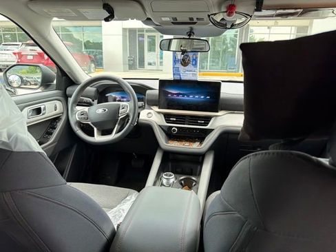 Used 2026 Ford Explorer Active RWD image 30
