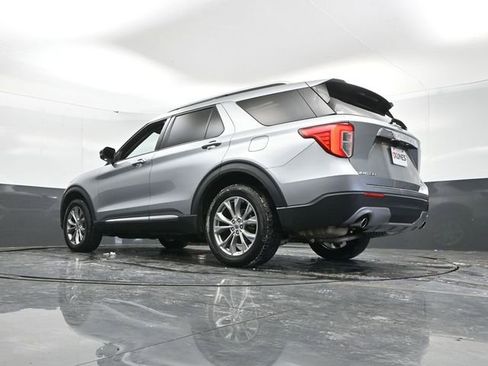 Used 2022 Ford Explorer Limited w/ Equipment Group 301A AWD/4WD image 49