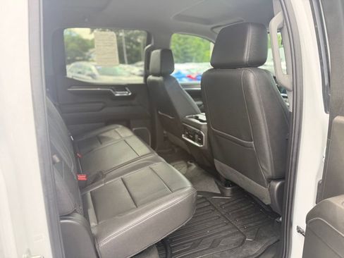 Used 2023 GMC Sierra 1500 SLT w/ SLT Premium Package AWD/4WD image 18