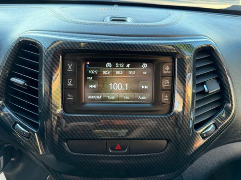 Used 2016 Jeep Cherokee Latitude image 16