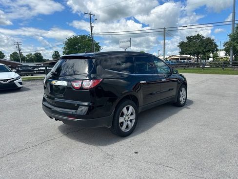 Used 2017 Chevrolet Traverse LT w/ Style and Technology Package AWD/4WD image 3