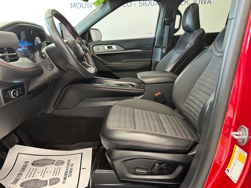 Used 2025 Ford Explorer ST-Line w/ Premium Package AWD/4WD image 11