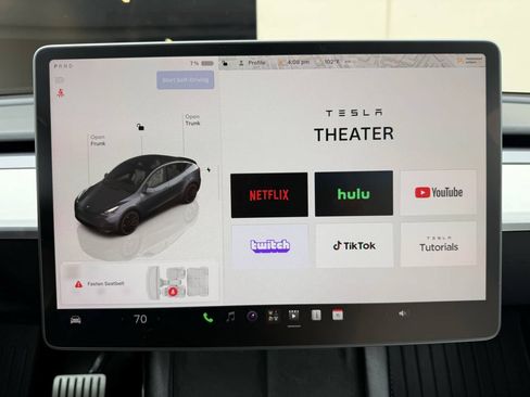 Used 2023 Tesla Model Y Performance AWD/4WD image 10