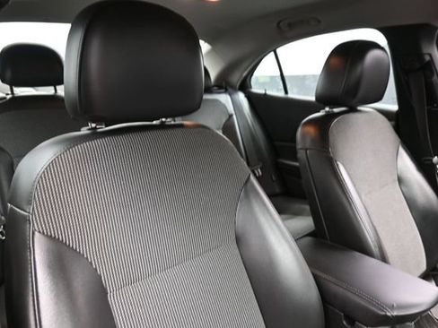 Used 2015 Chevrolet Malibu LT FWD image 22