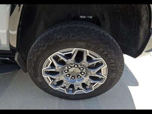 Used 2025 GMC Hummer EV 3X AWD/4WD image 8