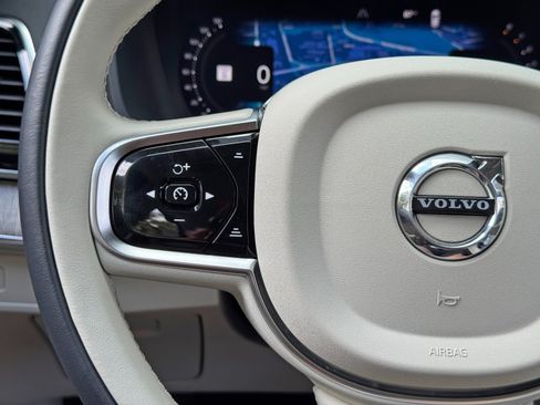 Used 2025 Volvo XC90 B6 Plus AWD/4WD image 22