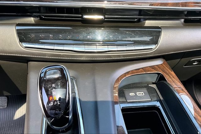 Used 2023 Cadillac Escalade ESV Sport Platinum AWD/4WD image 16
