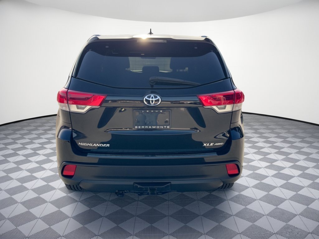 Used 2019 Toyota Highlander XLE AWD/4WD image 11
