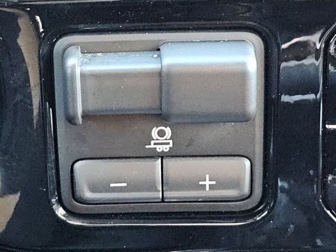 Used 2024 Chevrolet Silverado 1500 LT Trail Boss w/ Convenience Package II image 11