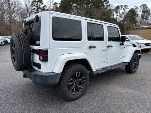 Used 2018 Jeep Wrangler Unlimited Sahara image 5