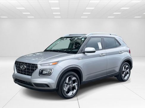 New 2026 Hyundai Venue SEL FWD image 3
