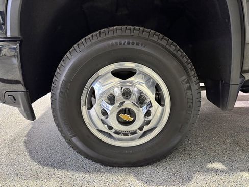 Used 2022 Chevrolet Silverado 3500 High Country w/ Snow Plow Prep/Camper Package image 28