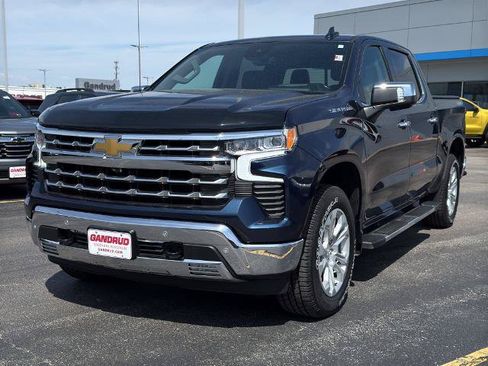 Used 2022 Chevrolet Silverado 1500 LTZ w/ Technology Package AWD/4WD image 2