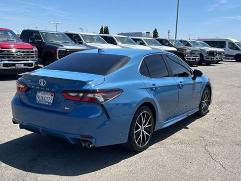 Used 2024 Toyota Camry SE FWD image 3