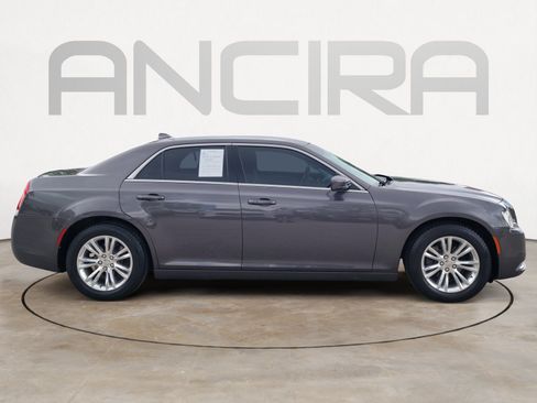 Used 2018 Chrysler 300 Touring w/ Driver Convenience Group RWD image 14
