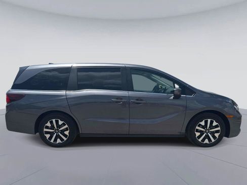 Certified 2025 Honda Odyssey EX-L image 2