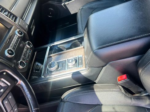 Used 2020 Ford Expedition Limited AWD/4WD image 16