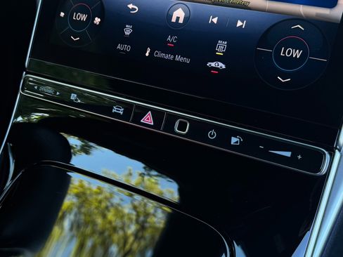 Used 2024 Mercedes-Benz CLE 450 4MATIC Cabriolet image 48