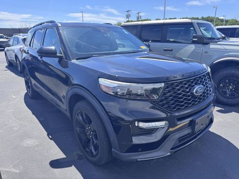 Used 2020 Ford Explorer ST w/ ST Street Pack AWD/4WD image 3