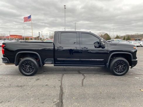 Certified 2024 Chevrolet Silverado 2500 High Country w/ Midnight Edition image 3