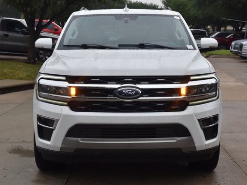 Used 2024 Ford Expedition Limited AWD/4WD image 3