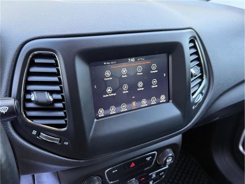 Used 2020 Jeep Compass Latitude w/ Popular Equipment Group image 18