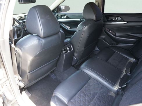 Used 2017 Nissan Maxima SR w/ Midnight Edition FWD image 11