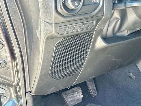 New 2025 Jeep Gladiator Sport image 17