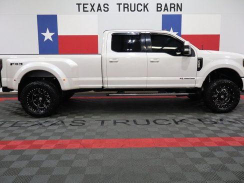 Used 2017 Ford F350 Lariat w/ Lariat Value Package AWD/4WD image 15