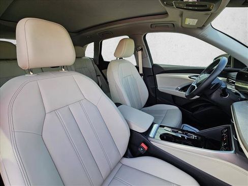 Certified 2025 Audi Q5 Premium w/ Convenience Package AWD/4WD image 13
