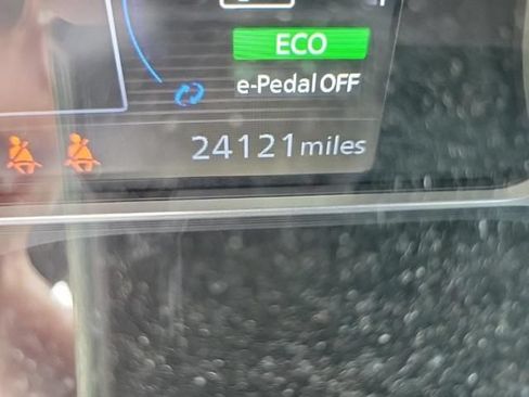 Used 2025 Nissan Leaf S FWD image 8