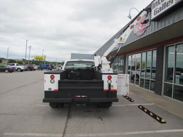 Used 2013 Ford F550 4x4 SuperCab Super Duty w/ Payload Upgrade Pkg image 23