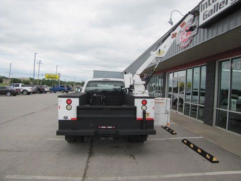 Used 2013 Ford F550 4x4 SuperCab Super Duty w/ Payload Upgrade Pkg image 23