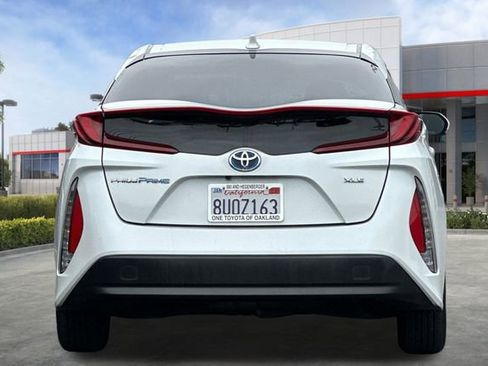 Used 2021 Toyota Prius Prime XLE image 5