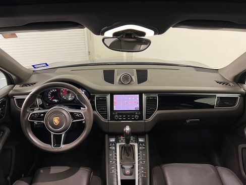 Used 2018 Porsche Macan S image 16